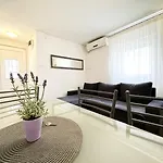 Angel Apartment *