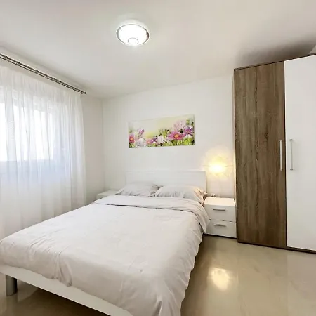 Apartment Angel