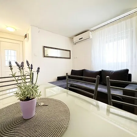 Angel Apartment *